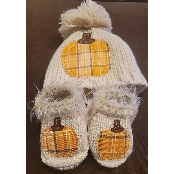 Little Me Baby Pumpkin Autumn Hat Booties 0-6 months Fall Thanksgiving Photo Op - Picture 8 of 8